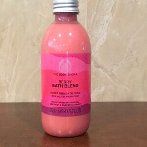 Brand New Body Shop Berry Bath Blend Bath Foam